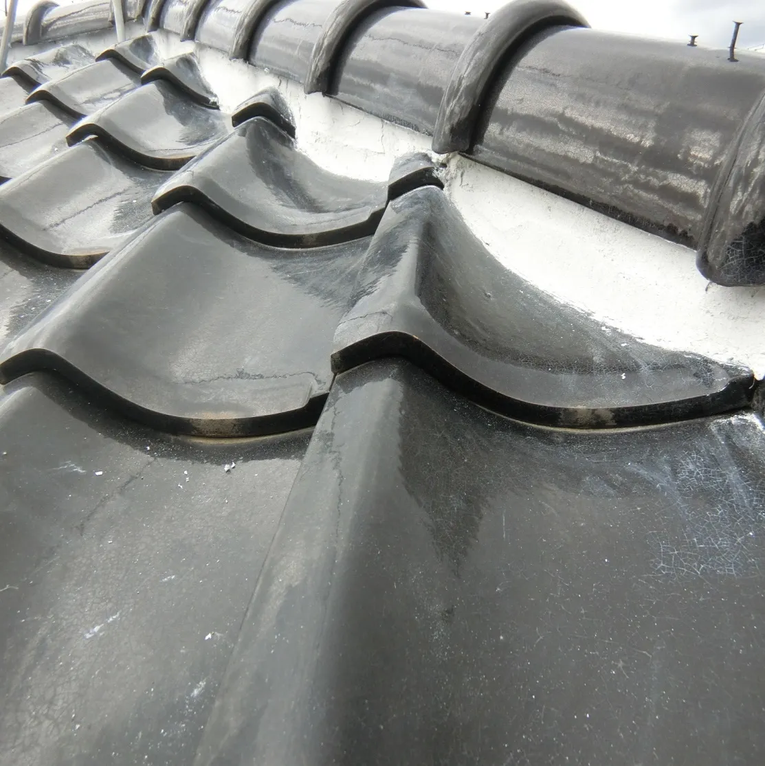 瓦屋根(グシ部分)の耐震・防水工事